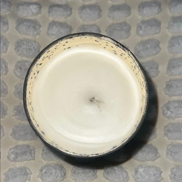 Illume North Sky Luxury Soy Candle - Blue - Picture 5 of 5